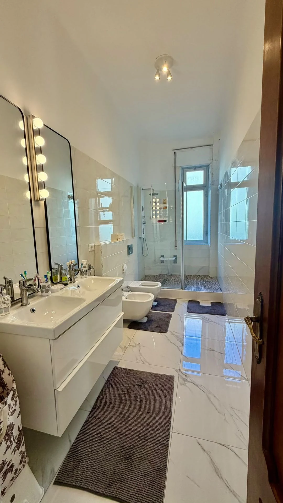 Bagno di Casa Bella a Genova